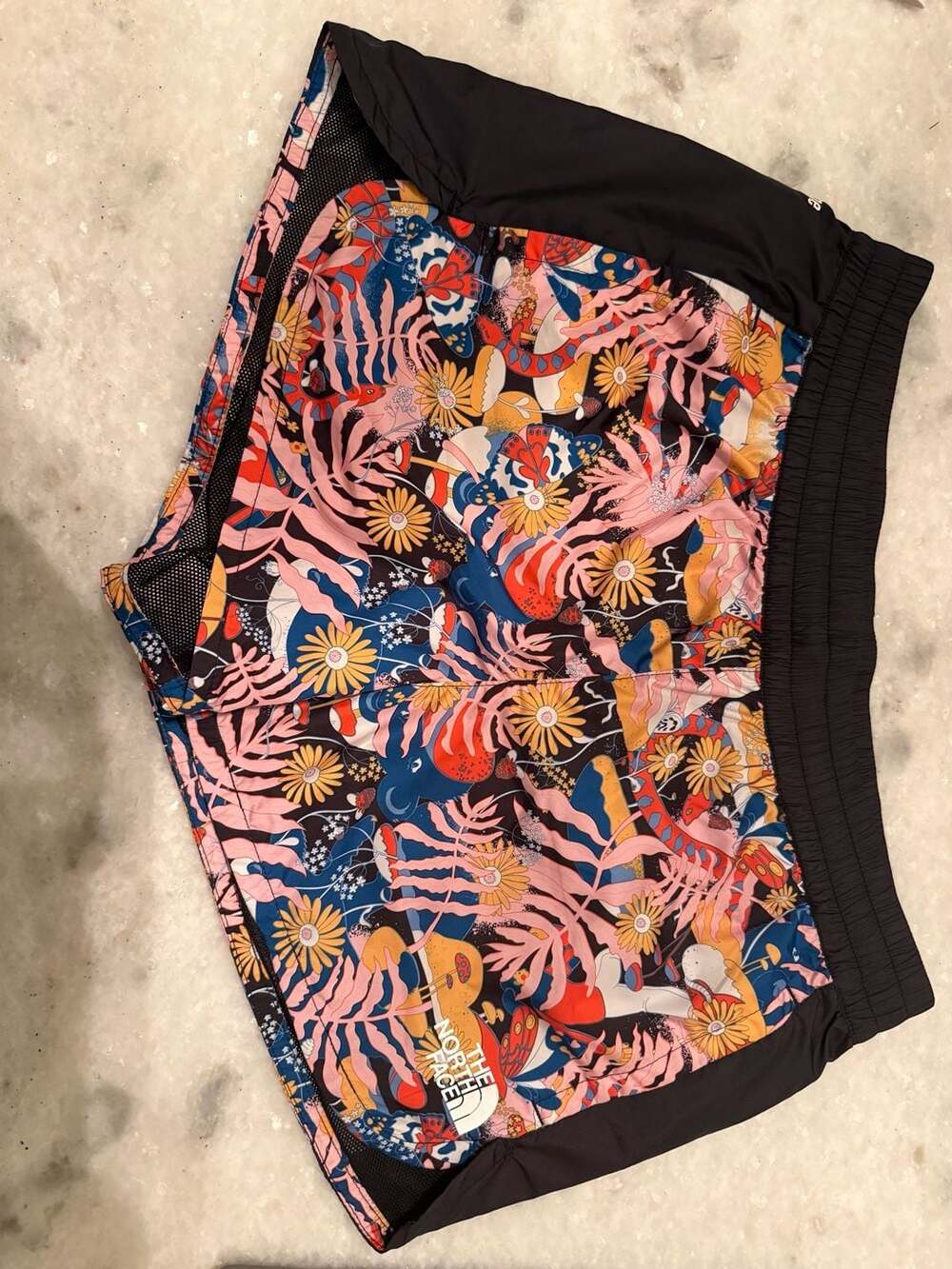 The North Face Women's Hydrenaline 2000 Floral Print Shorts Size M